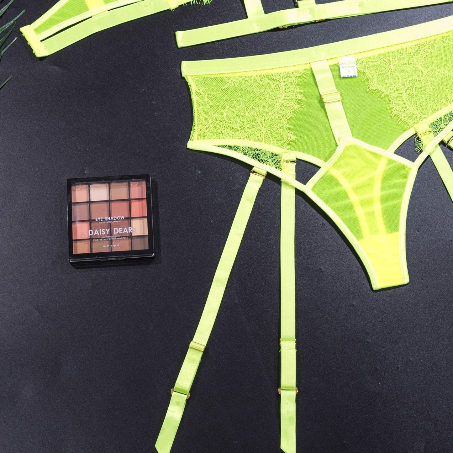 Nyelle Set
